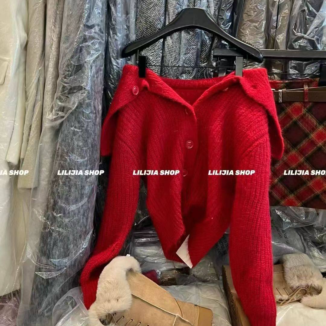 红色韩式大翻领针织毛衣女2025秋冬季单排扣一字肩开衫宽松加厚潮