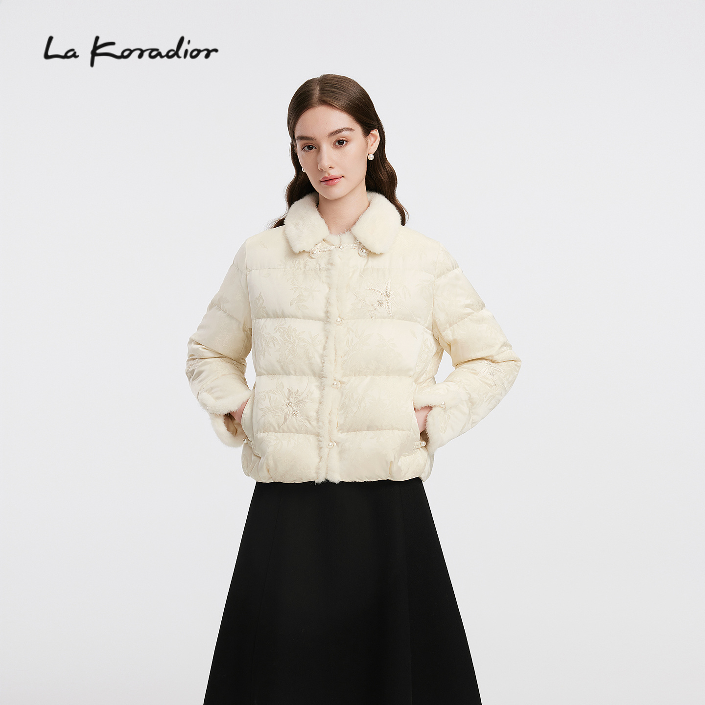 【商场同款】Lakoradior拉珂蒂气质女秋冬新中式刺绣短款羽绒服