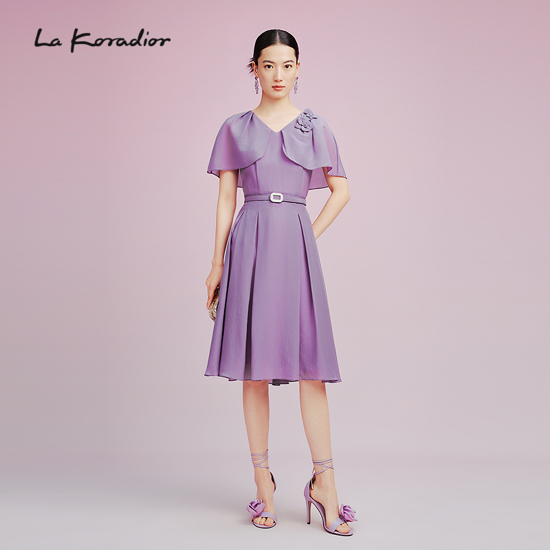 La koradior拉珂蒂气质无袖V领连衣裙女2025夏季新款通勤高腰裙
