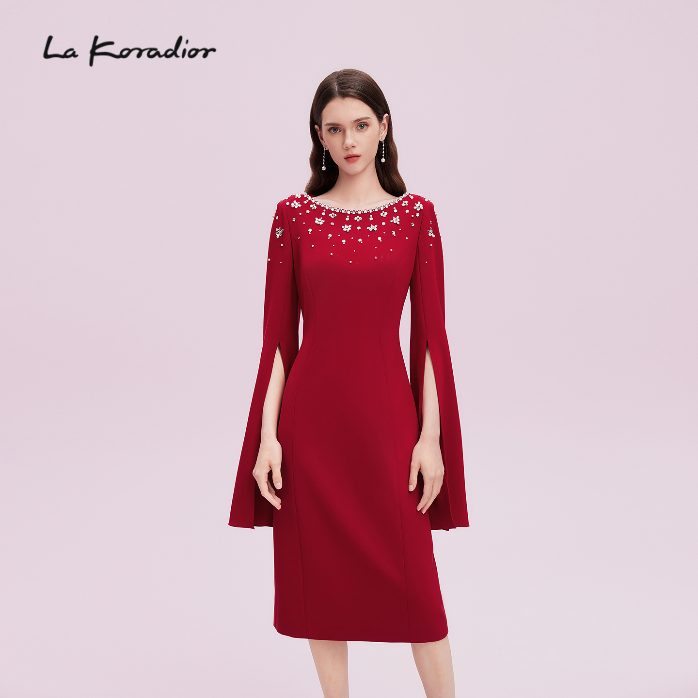 【商场同款】La koradior拉珂蒂时尚秋新款重工钉珠斗篷袖礼服裙