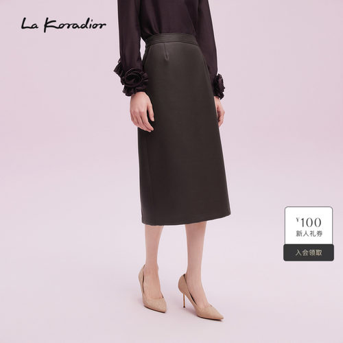 La Koradior拉珂蒂秋季女通勤气质商场同款简约质感包臀皮裙
