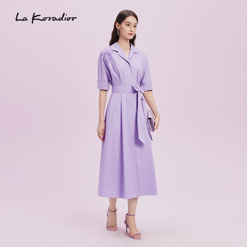 Lakoradior拉珂蒂商场同款春夏淡紫短袖连衣裙翻领刺绣肩带腰带裙