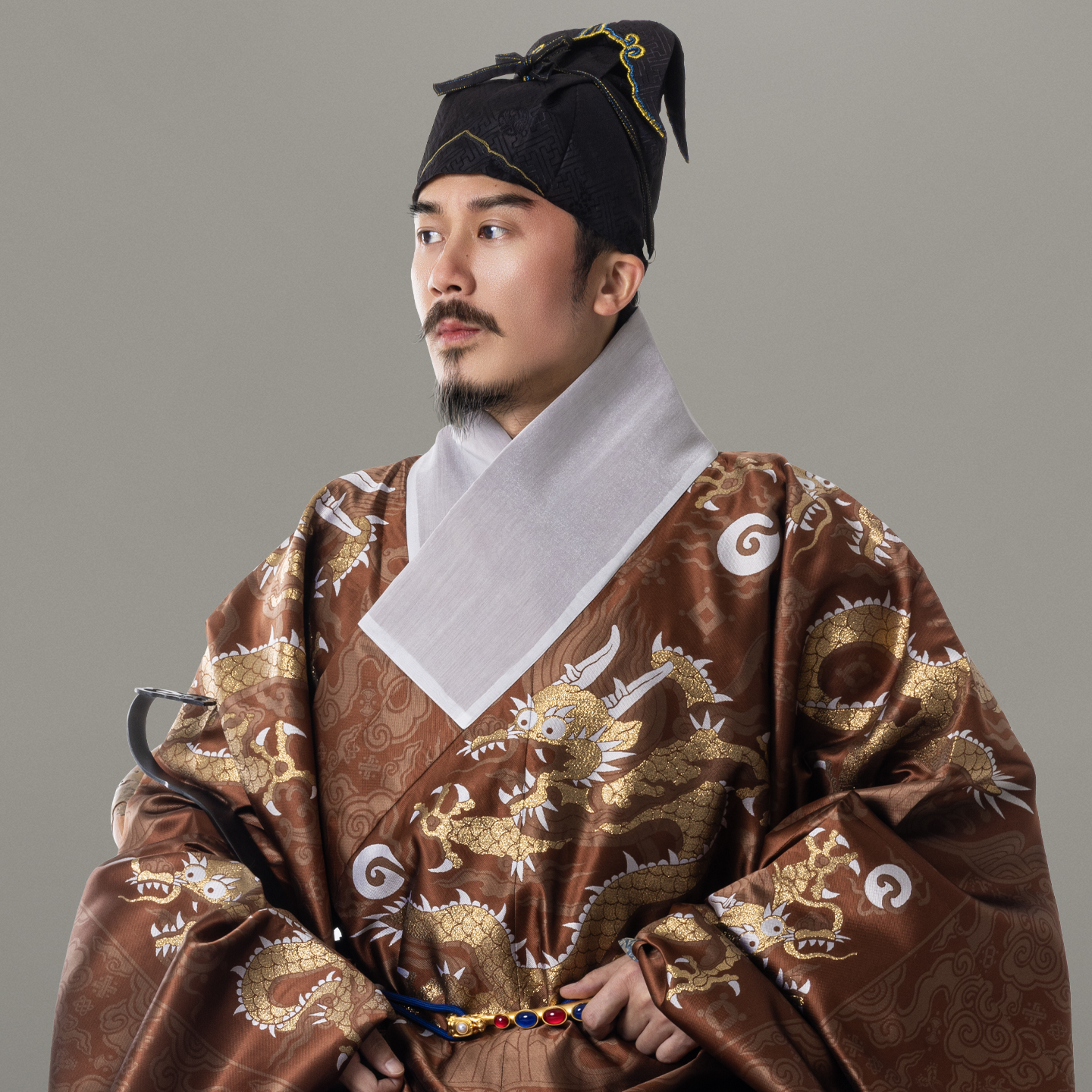 仿孔府旧藏茶褐色行蟒袍传世版型