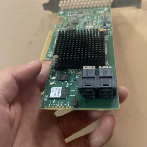 联想X3250 M6 2.5小盘 四口12GSAS通道新旧都有 议价