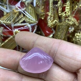 天然玛瑙吊坠掌上明珠挂件玉髓手工雕刻贝壳玉项链辈辈有福