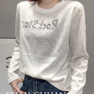 白色字母印花长袖 T恤女圆领宽松百搭时髦上衣325 新款 欧洲站春季