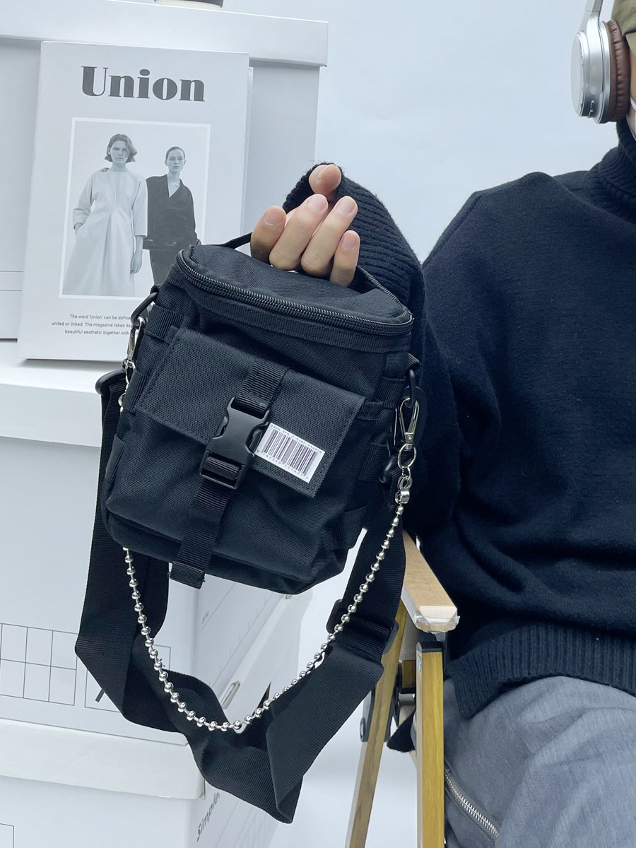 isir 暗黑风机能设计百搭 小众链条小方盒烟盒通勤休闲工装手机包