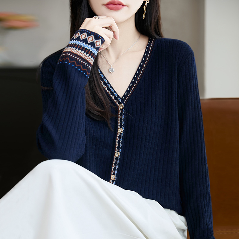 V领显瘦针织打底衫女春秋