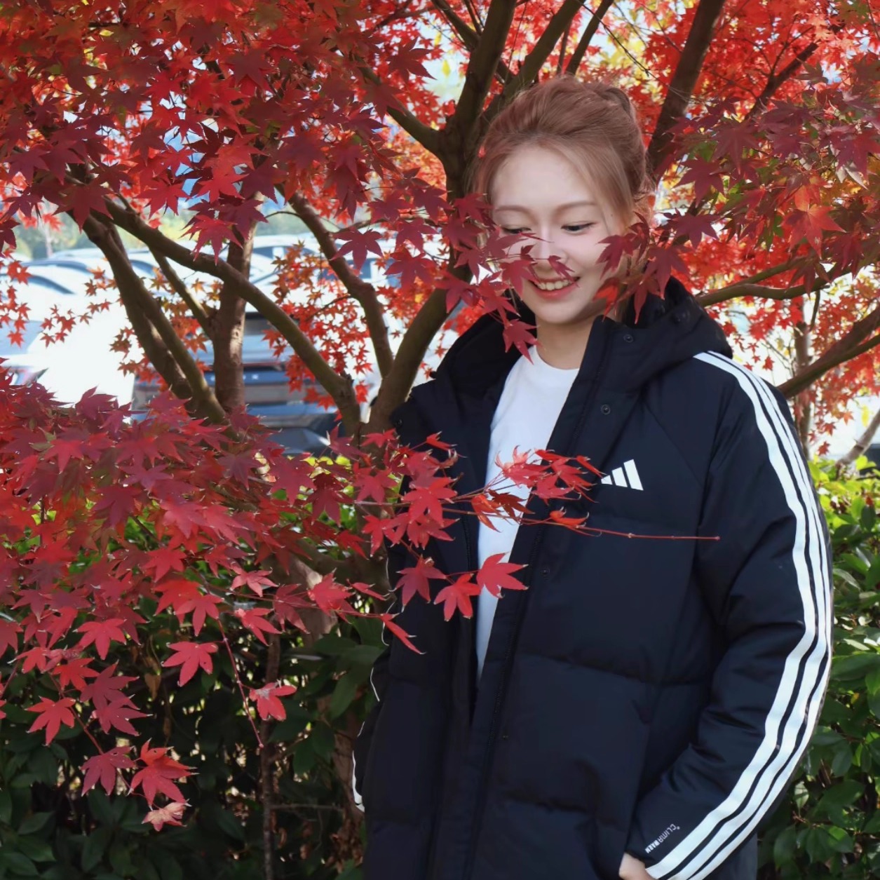 Adidas女子防风保暖舒适羽绒服