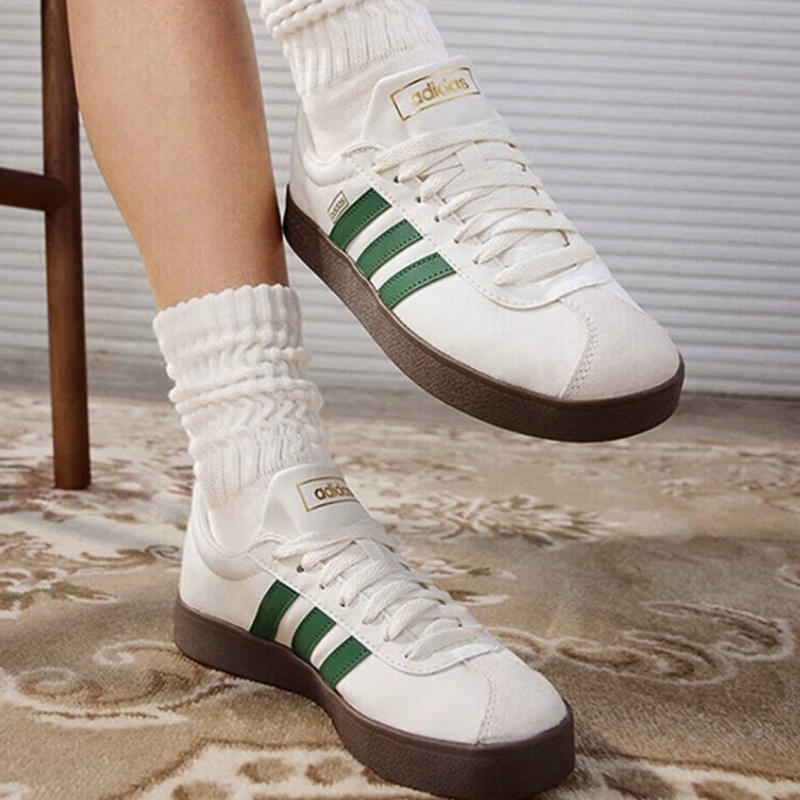 Adidas阿迪达斯男女轻便低帮板鞋