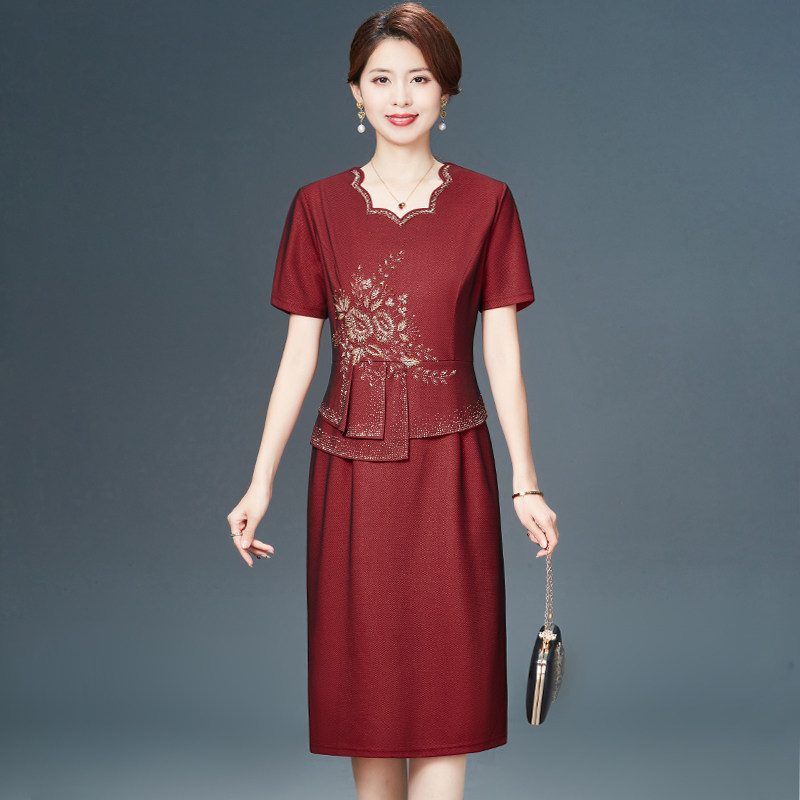 年轻气质妈妈结婚礼服喜服高贵遮肚子大码连衣裙高端喜婆婆婚宴装