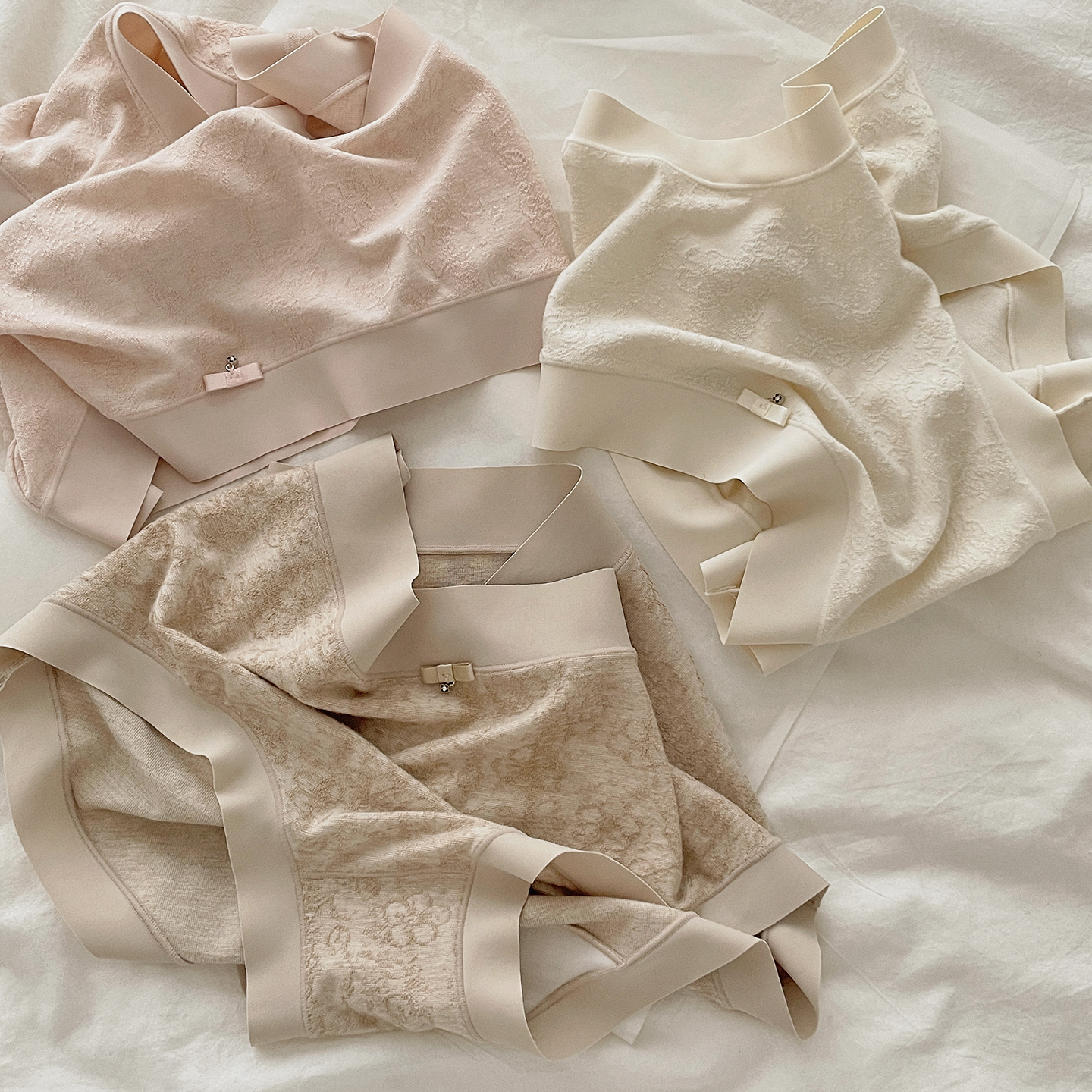 高定雪花绒浮雕！10A蚕桑丝抑菌底档中腰包臀内裤女无痕边舒适