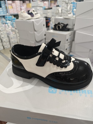 撤柜新款斯乃纳春款黑皮鞋男女中大童学生表演礼仪鞋时尚百搭单鞋