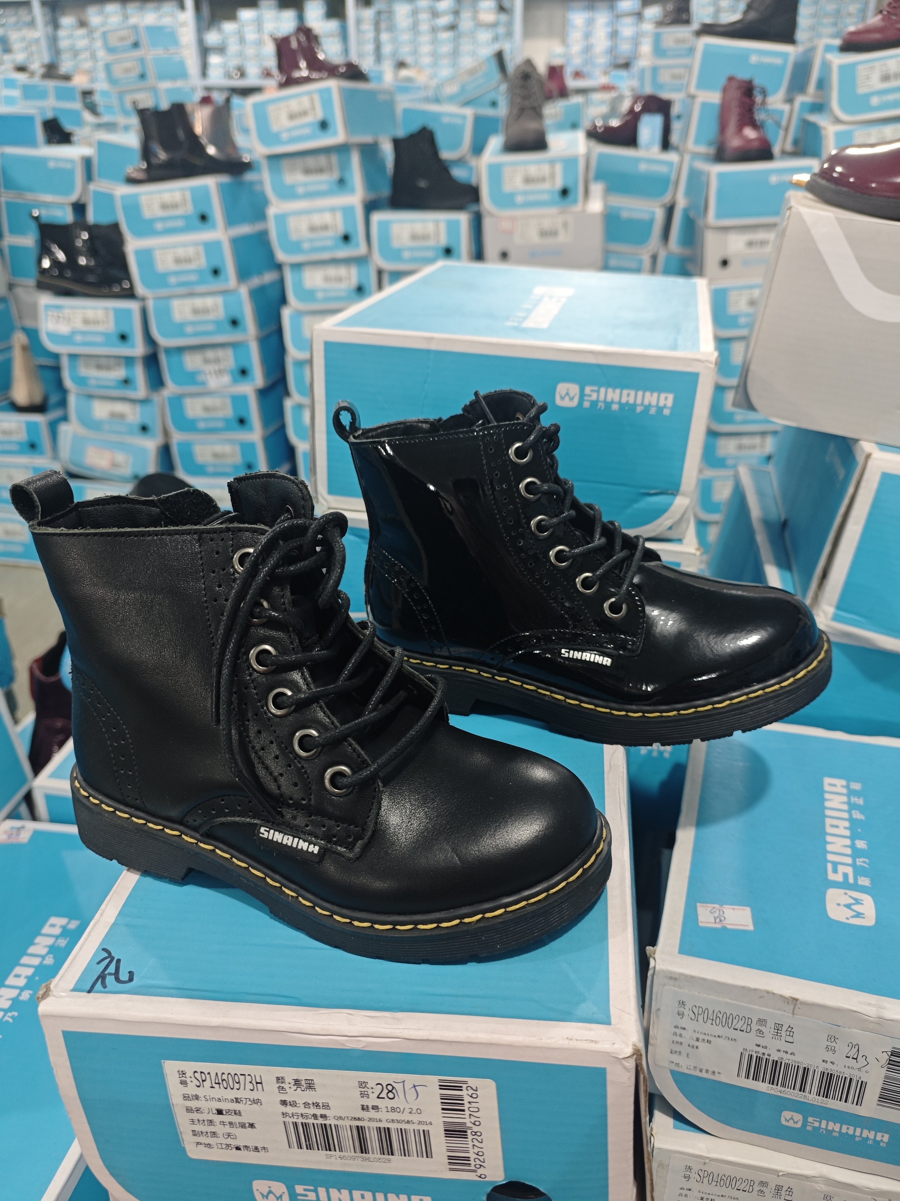 斯乃纳撤柜男女童秋冬款马丁靴休闲鞋薄绒靴中大童时尚真皮短靴