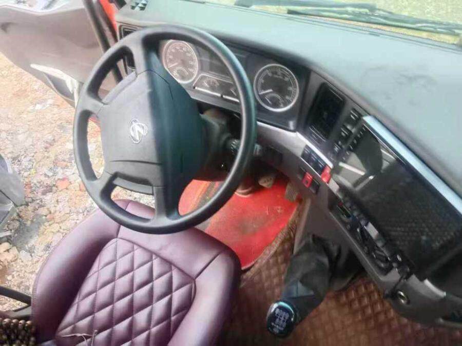 5月11日昆明市云G95627乘龙牌中兴半挂牵引车网络拍卖公告