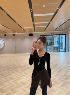 舞月LOYAL舞服女镂空V领罗纹系列长袖高级拉丁舞上衣练功服教课