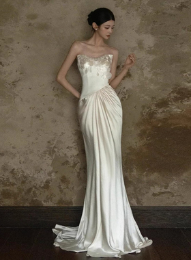 法式缎面抹胸婚纱高级感品质新娘订婚结婚设计小众迎宾礼服裙长裙