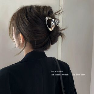 银色小号抓夹发量少鲨鱼夹金属设计感夹子发夹女高级感