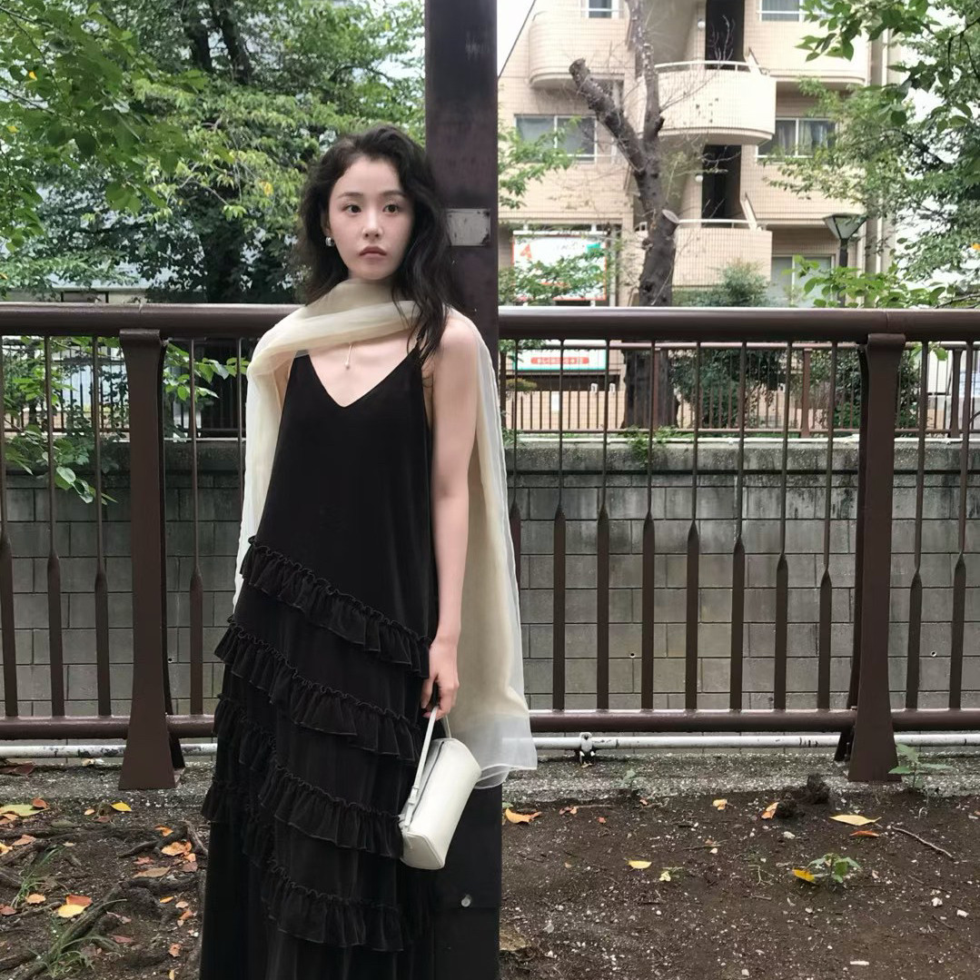 秋上新度假荷叶边蛋糕吊带连衣裙