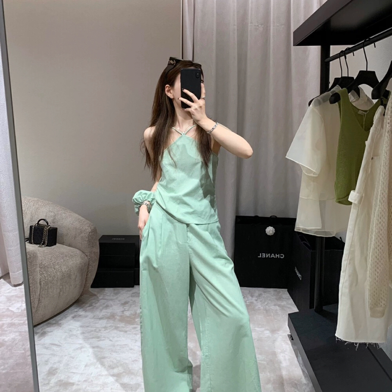 亚麻挂脖小心机背心加阔腿裤套装
