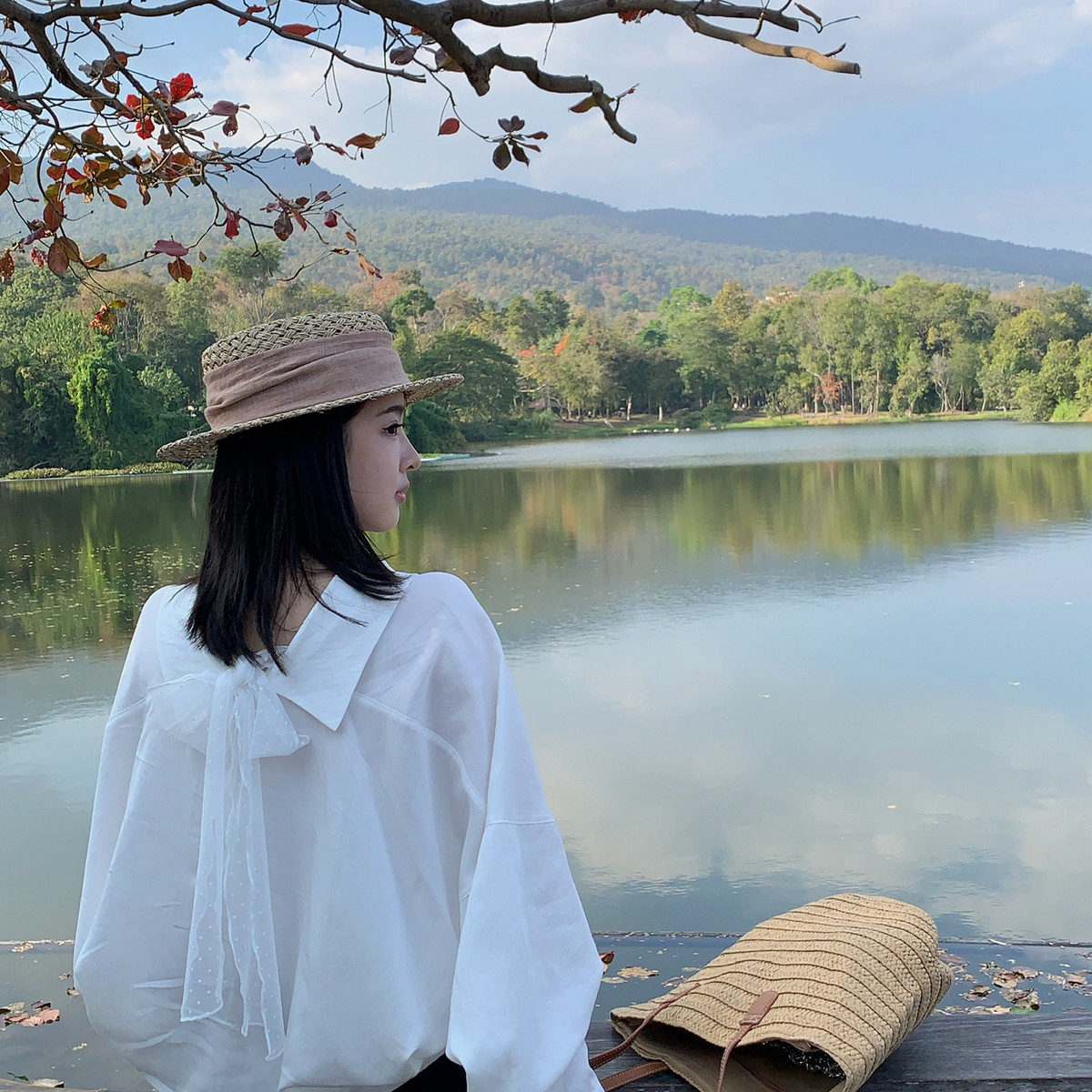 【YUXI严选】春款后背小心机爆款气质蕾丝后绑带阔版蝙蝠袖小衫