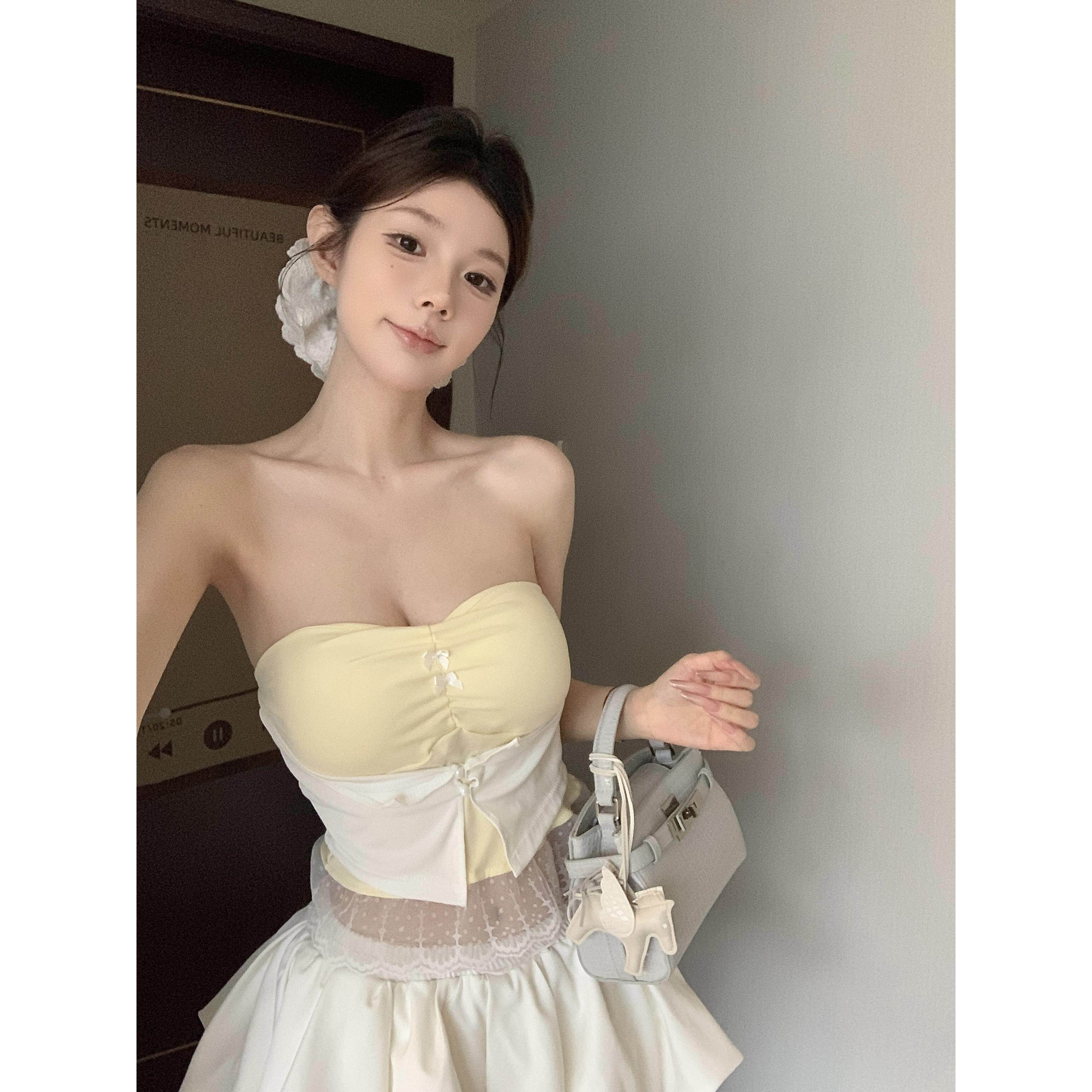 带胸垫撞色蕾丝拼接露背抹胸背心女春季无袖裹胸修身纯欲打底上衣