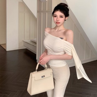 不規則修身 內搭杏色緊身顯瘦打底上衣 T恤女夏季 辣妹飄帶斜肩短袖