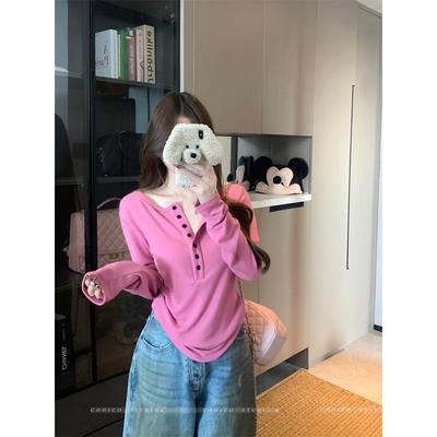 树莓粉色纽扣半开领长袖上衣