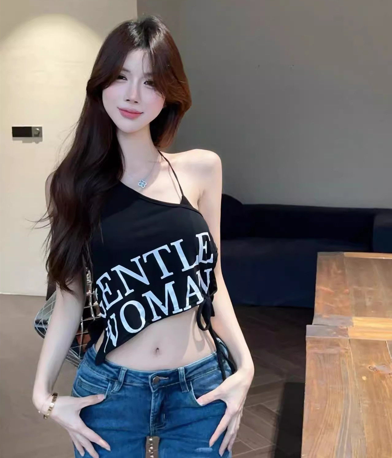 美式热辣性感不规则镂空斜肩T恤潮新款纯欲露背U领镂空斜肩T恤女,女装/女士精品,背心吊带,淘宝优惠券,粉丝福利购,淘宝优惠卷