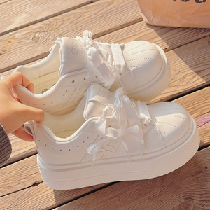 板鞋厚底超火小白鞋女2026新款春夏百搭面包鞋时尚休闲运动鞋子