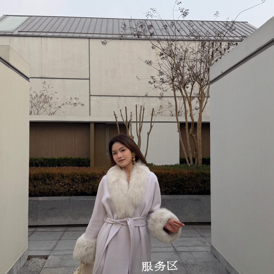 UWUQU-工艺羊毛外套(配可拆真狐狸毛毛领+腰带)（含95绵羊毛）c17,女装/女士精品,羽绒服,淘宝优惠券,粉丝福利购,淘宝优惠卷