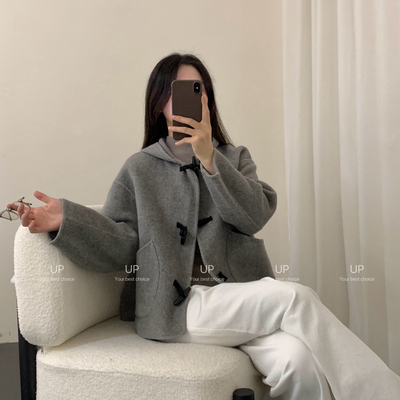 UP-牛角扣宽松短外套松弛感十足羊毛外套(含10.1羊绒)26lq0263
