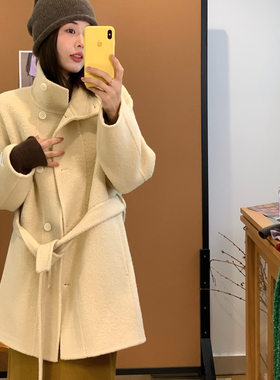 Vaoom-软糯感温柔风立领单排扣羊毛外套(配腰带)（含90羊毛）L032