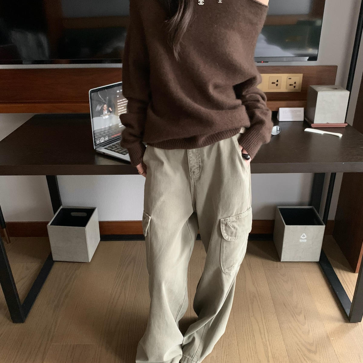 TABLE-百搭宽松斜肩漏肩显瘦纯色羊毛针织衫（含41.1绵羊毛）3851