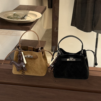 SOLO'S ACC-锁扣挂件手提单肩百搭手提包(配挂件+长带+小包)8092