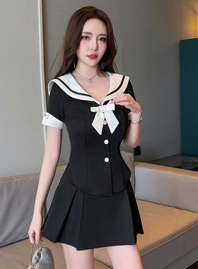 减龄学院风套装百褶裙足浴技师服