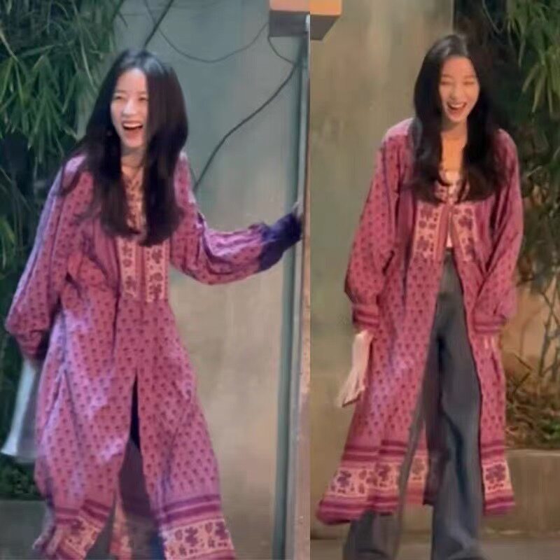 周雨彤同款早秋复古民族风印花连衣裙女宽松显瘦百搭纽扣长袖裙子