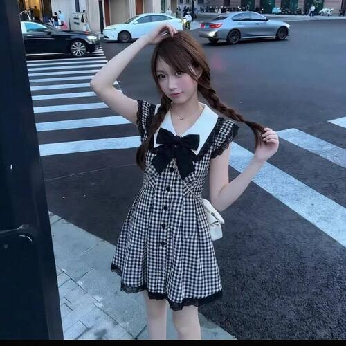 黑糖蝶影少女春季新款格