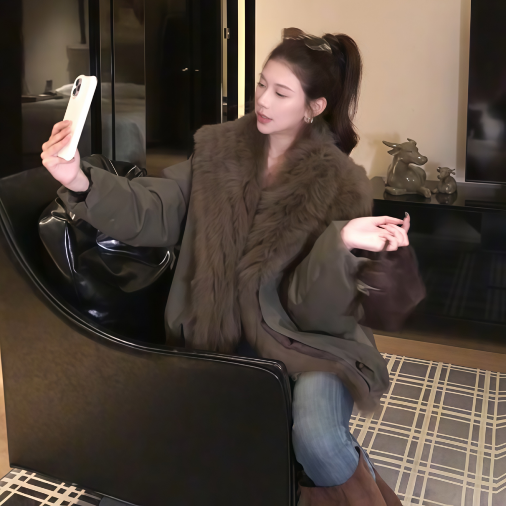 中长款绿色毛毛领皮草拼接款外套