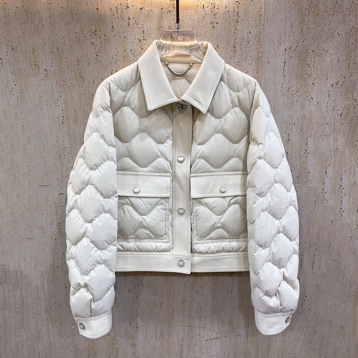 欧洲站短款轻薄鹅绒服女2025冬新款流行90白鹅绒小子气质羽绒服潮