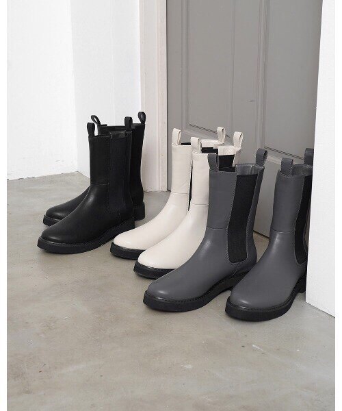 THE ORIGINAL NEW LIGHTWEIGHT AND SIMPLE BOOTIES OF THE JAPANESE SINGLE EXPENSIVE BRAND ARE AVAILABLE IN PLUS SIZES