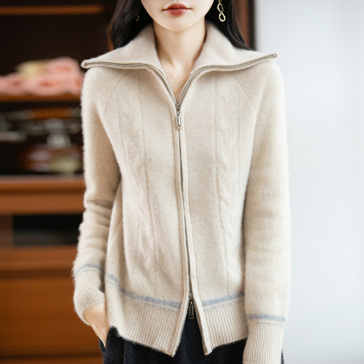 2025秋冬新款100%纯羊毛针织开衫女加厚立领拉链复古麻花毛衣外套