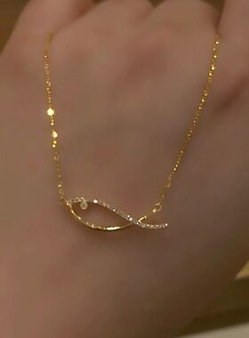 925银镀黄金鱼你相伴简笔鱼身线条项链女闪钻镂空可爱小鱼锁骨链