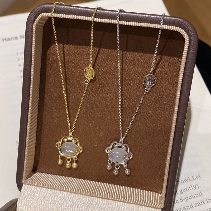 蒂奇实拍S925纯银祥云平安锁项链女新中式高级感白玉髓如意锁骨链