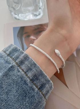 S925纯银蛇缠绕手镯轻奢小众设计精致冷淡风个性开口镯子简约百搭