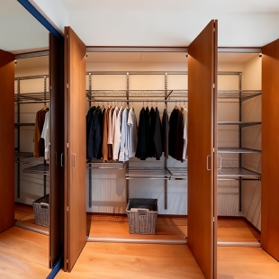 金属衣柜高品质灰色框架结构衣帽间新型钢制定制生产 三个房间