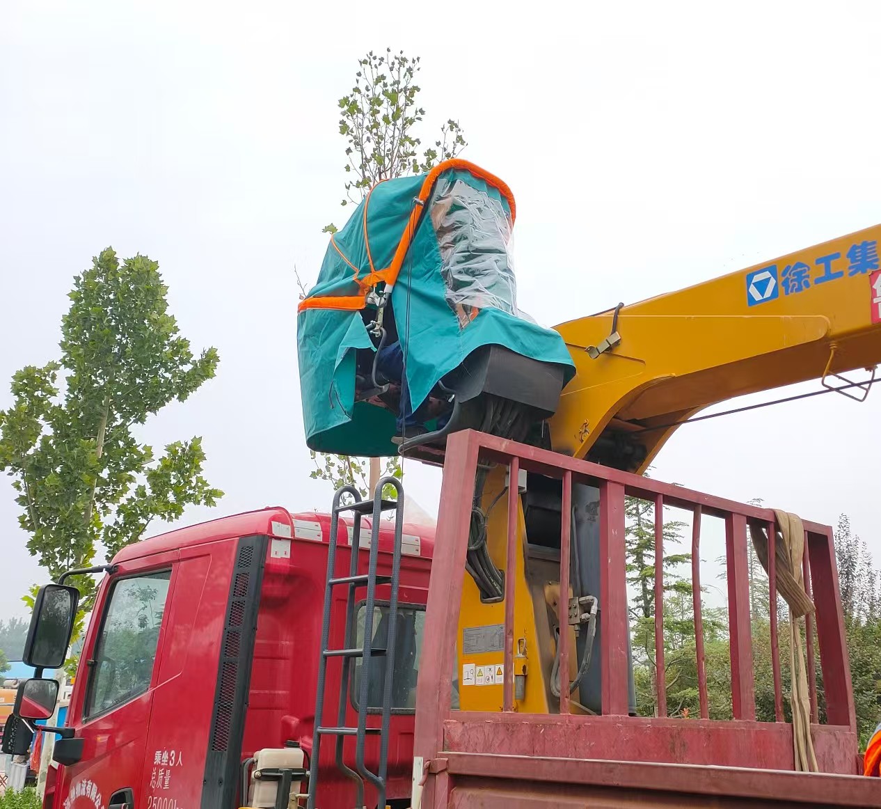 随车吊遮阳伞室外作业棚子折叠车篷遮阳棚吊车塔吊驾驶室防雨保暖