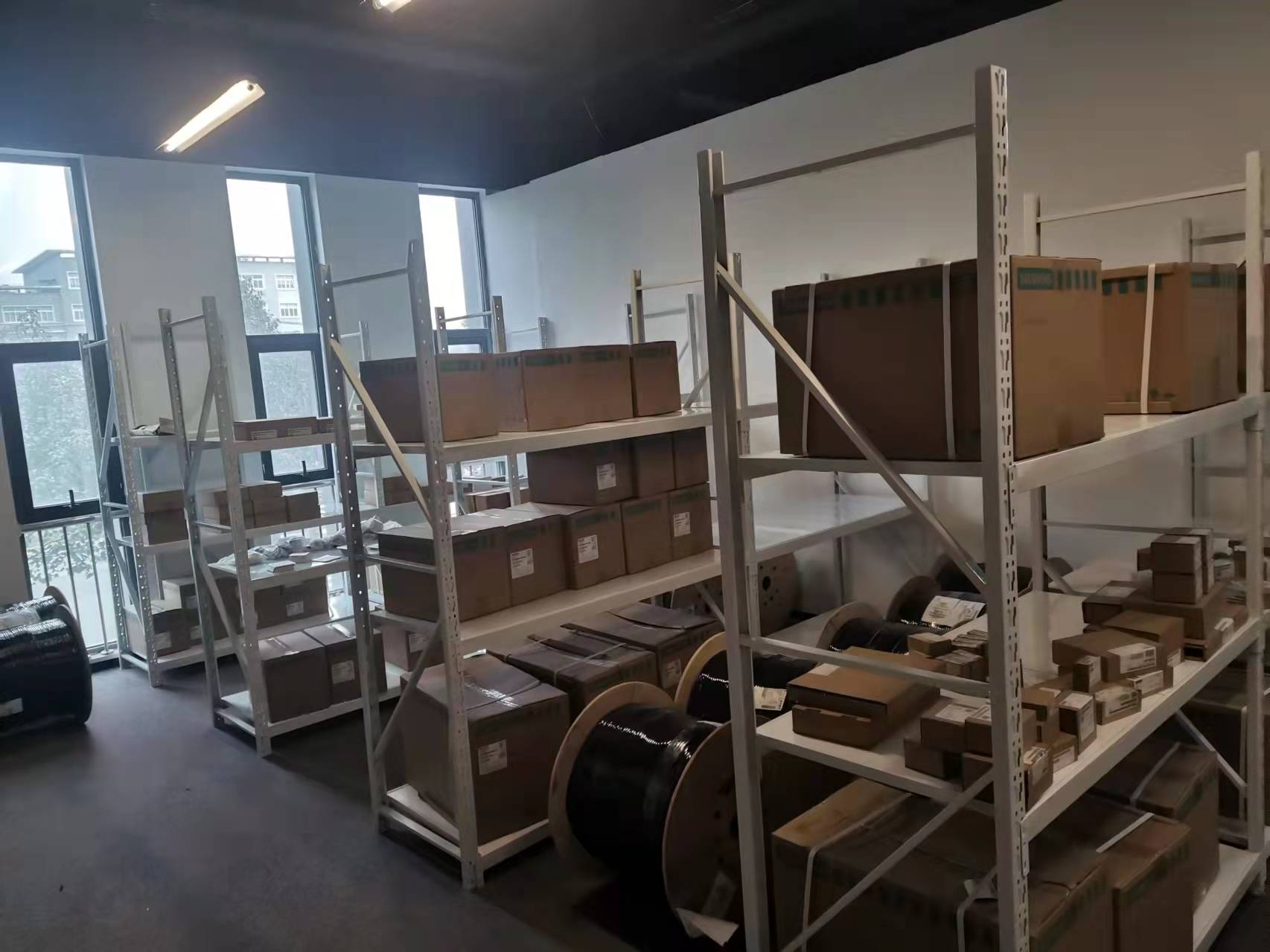 西门子6ES7332-5HB01-5HD01-5HF00-7ND02-0AB0全新模拟量输出模块