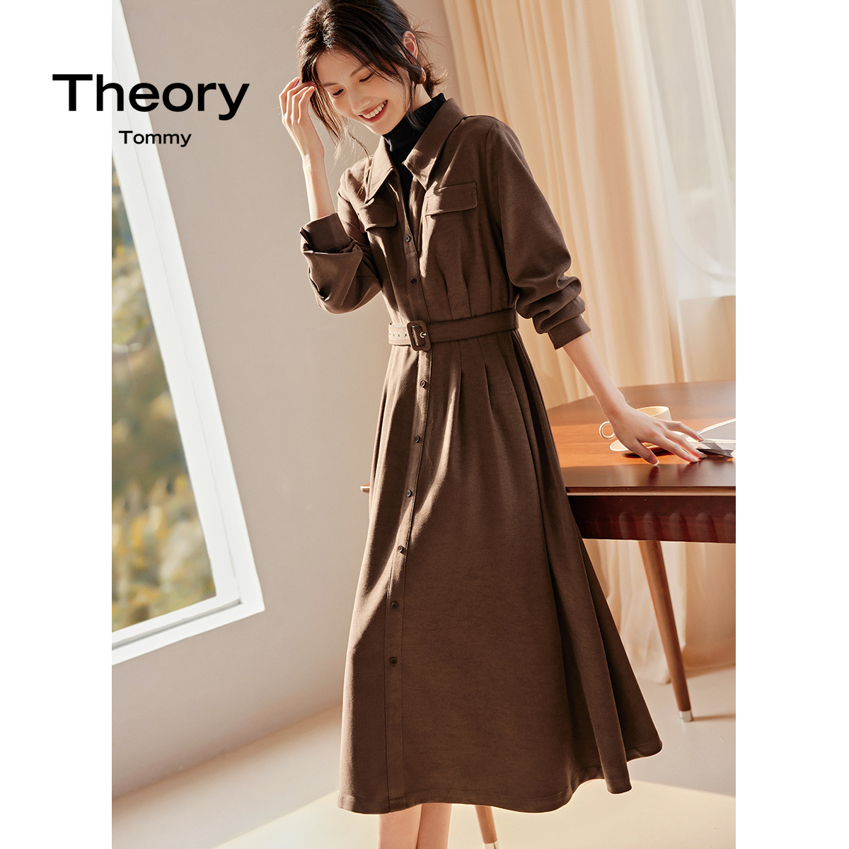 TheoryTommy复古V领绒感连衣裙