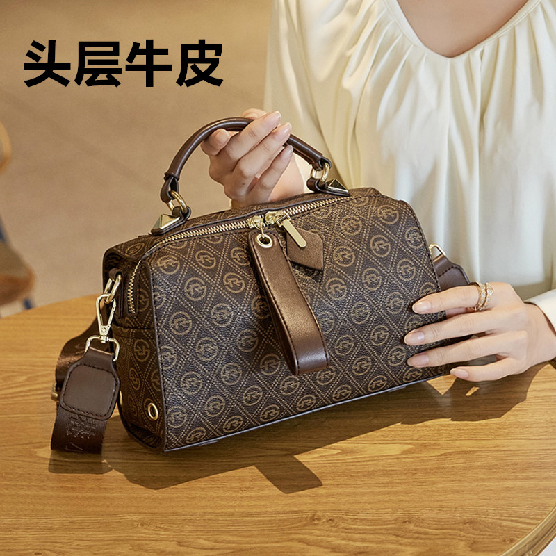 头层牛皮单肩斜挎包女包软真皮手提托特包通勤复古枕头包2025新款